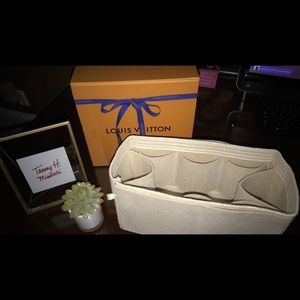 SOLD!SOLD!SOLD!!!!LV Retiro PM Bag Organizer